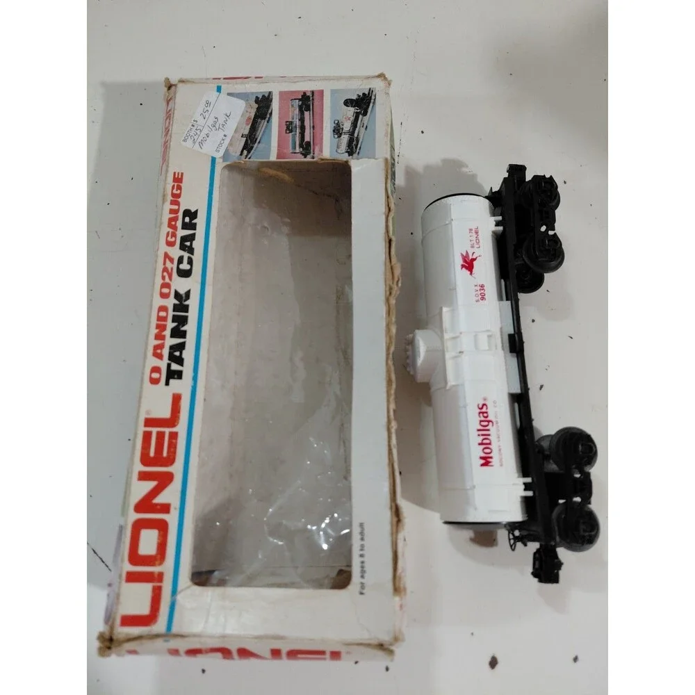 Lionel 6-9036 O Gauge Model Railroad Mobilgas Single Dome Tank Car w/ Box
